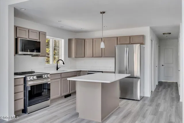 $875,000 | 106 Mountain Path, Johnsburg, NY 12853