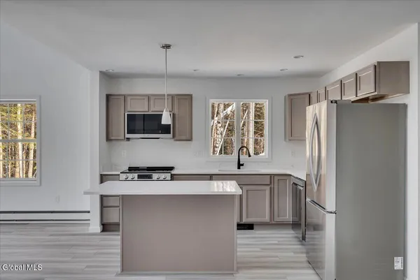 $875,000 | 106 Mountain Path, Johnsburg, NY 12853