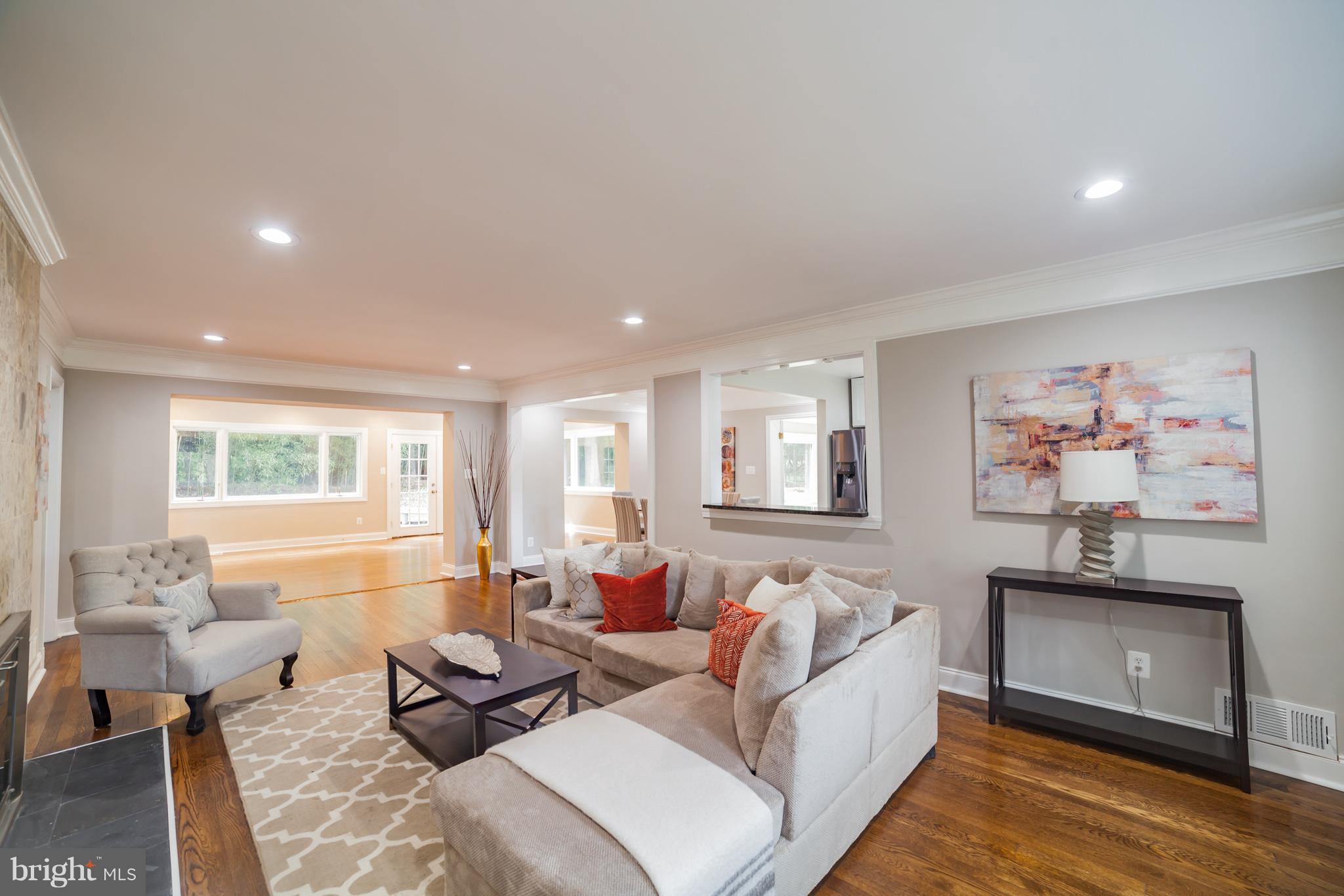 10620 Sweetbriar Parkway Silver Spring, MD 20903 - Photo 2 of 30 Living Room