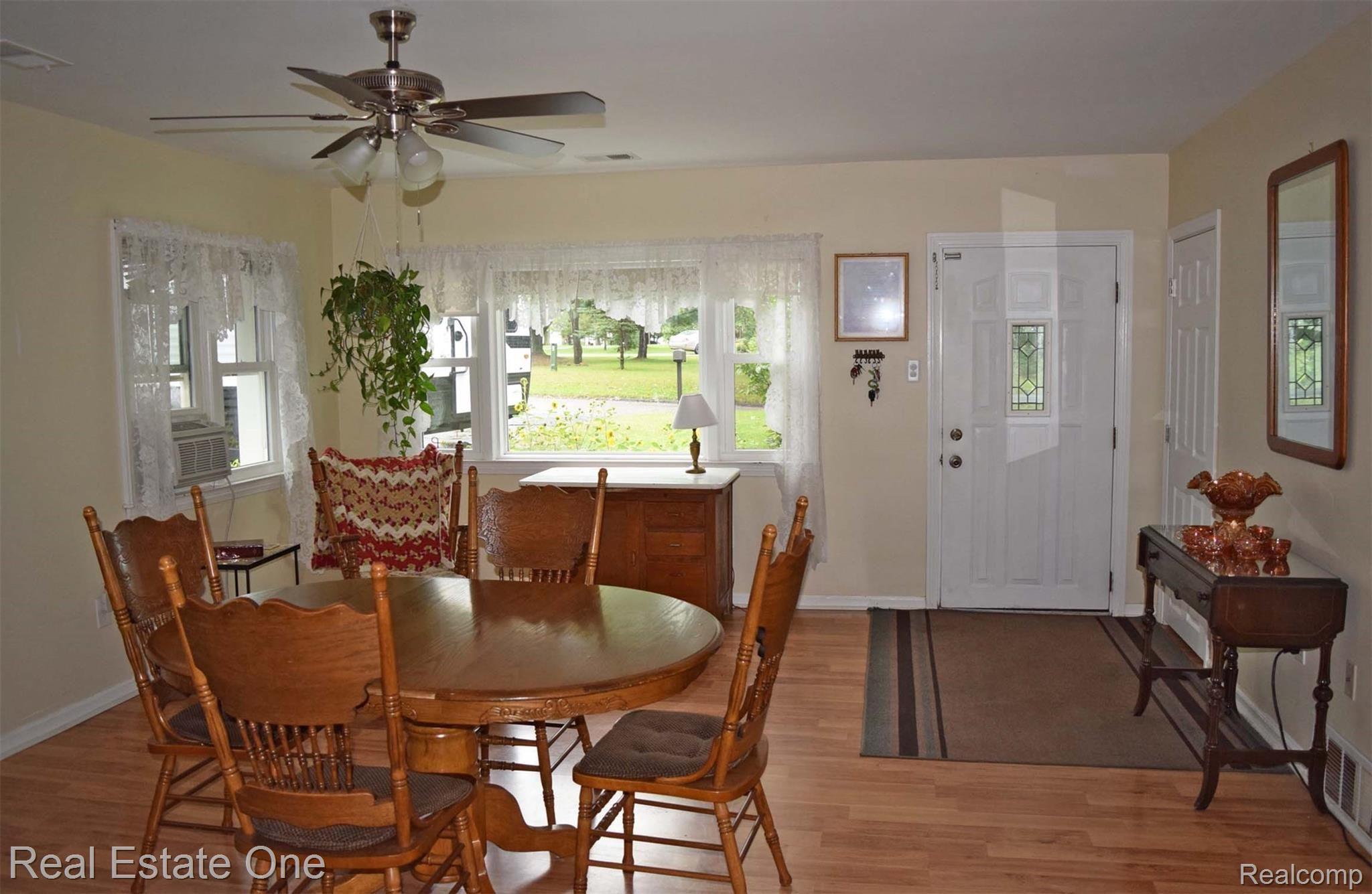 516 Woodruff Lake Road Highland, MI 48357 - Photo 5 of 34 great1.jpg