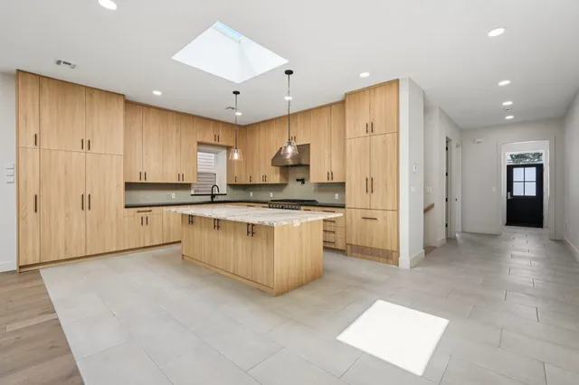 $868,000 | 6500 Durham Avenue, North Bergen, NJ 07047