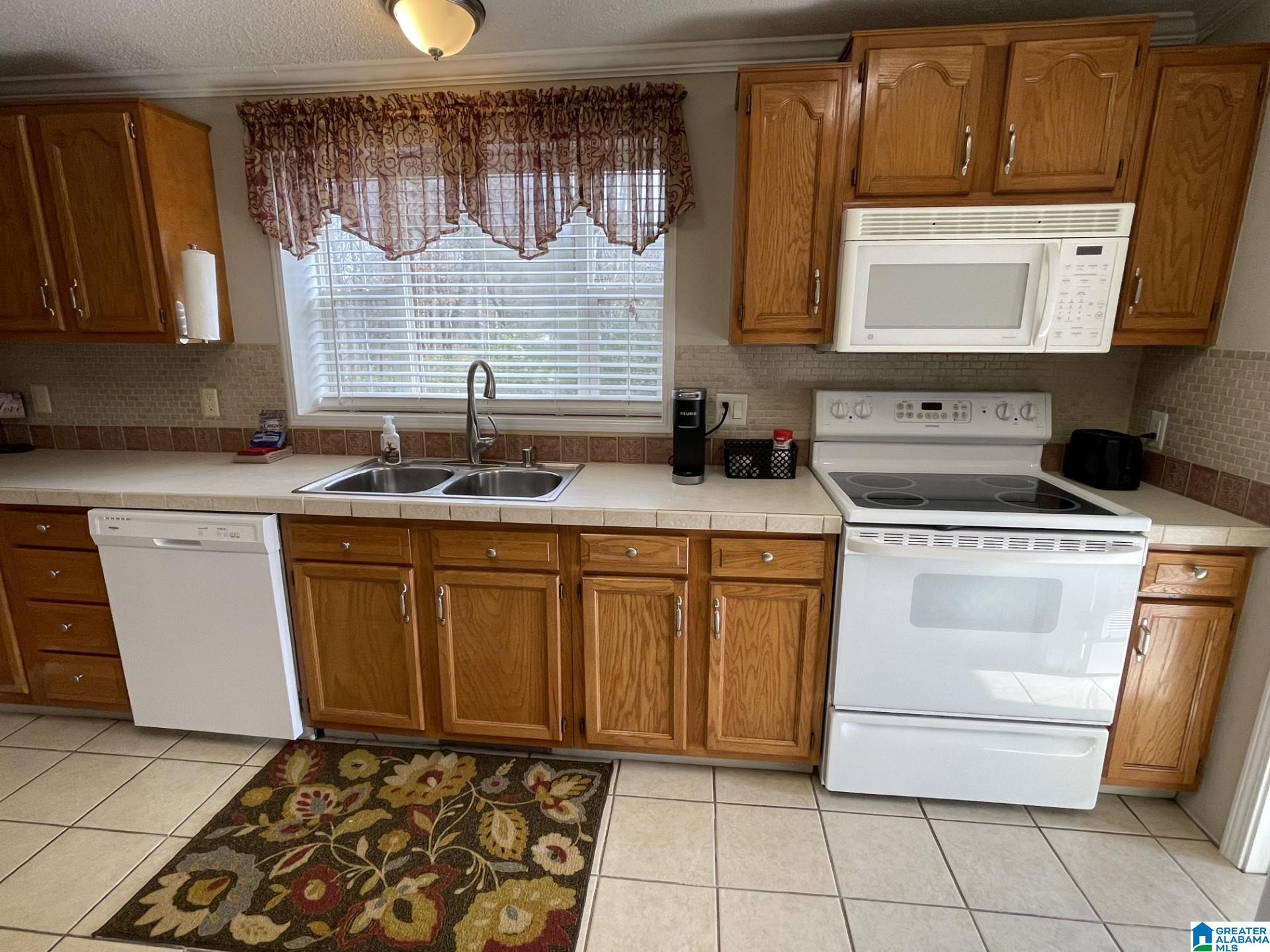 520 Pineview Street Sumiton, AL 35148 - Photo 10 of 34
