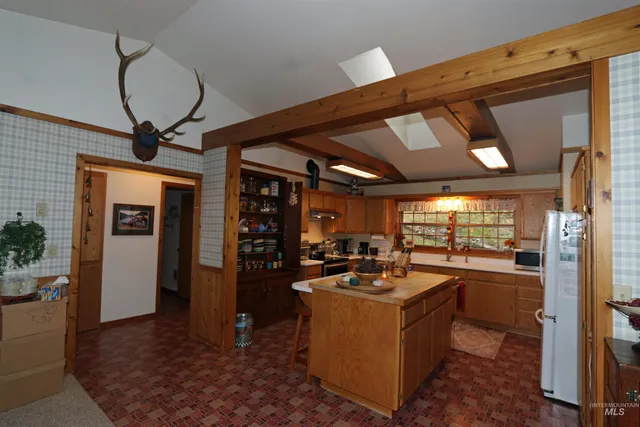$850,000 | 20044 Orchard Lane, Lenore, ID 83541