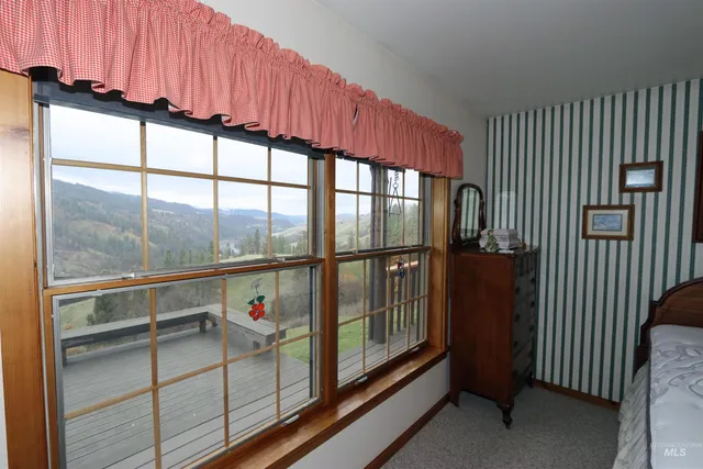 $850,000 | 20044 Orchard Lane, Lenore, ID 83541