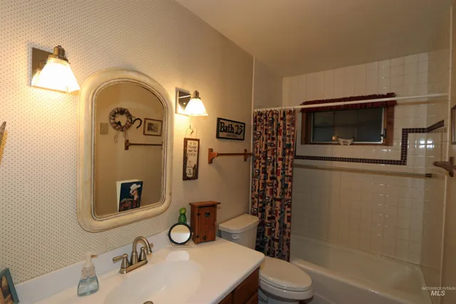 $850,000 | 20044 Orchard Lane, Lenore, ID 83541