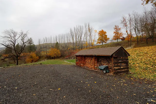 $850,000 | 20044 Orchard Lane, Lenore, ID 83541