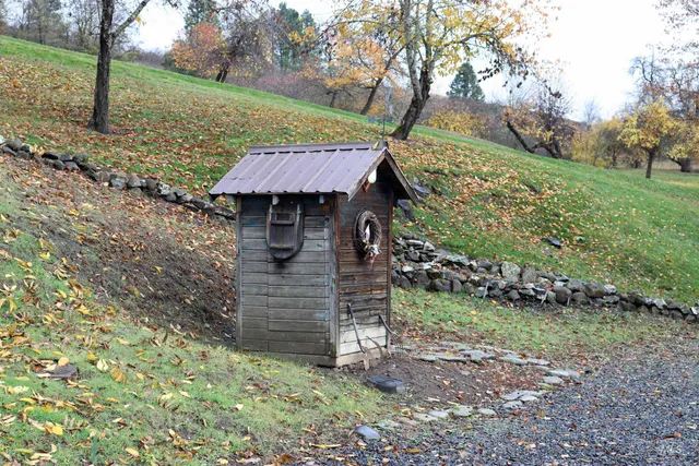 $850,000 | 20044 Orchard Lane, Lenore, ID 83541