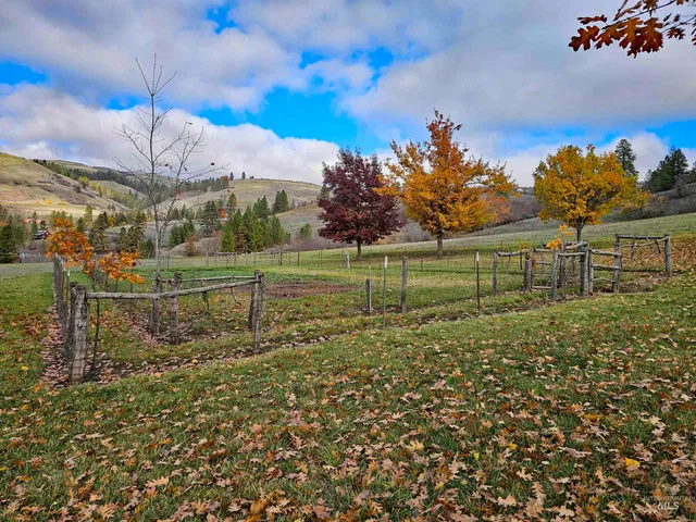 $850,000 | 20044 Orchard Lane, Lenore, ID 83541