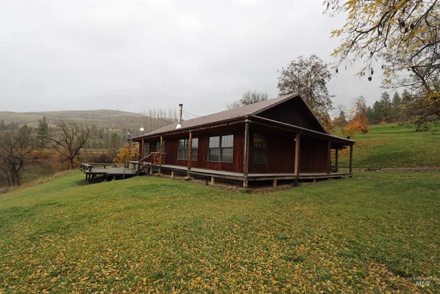 $850,000 | 20044 Orchard Lane, Lenore, ID 83541