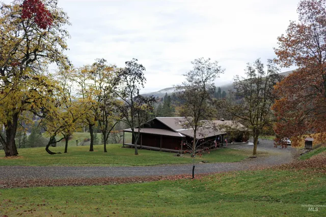 $850,000 | 20044 Orchard Lane, Lenore, ID 83541