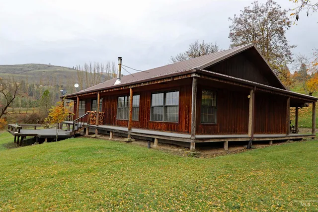 $850,000 | 20044 Orchard Lane, Lenore, ID 83541