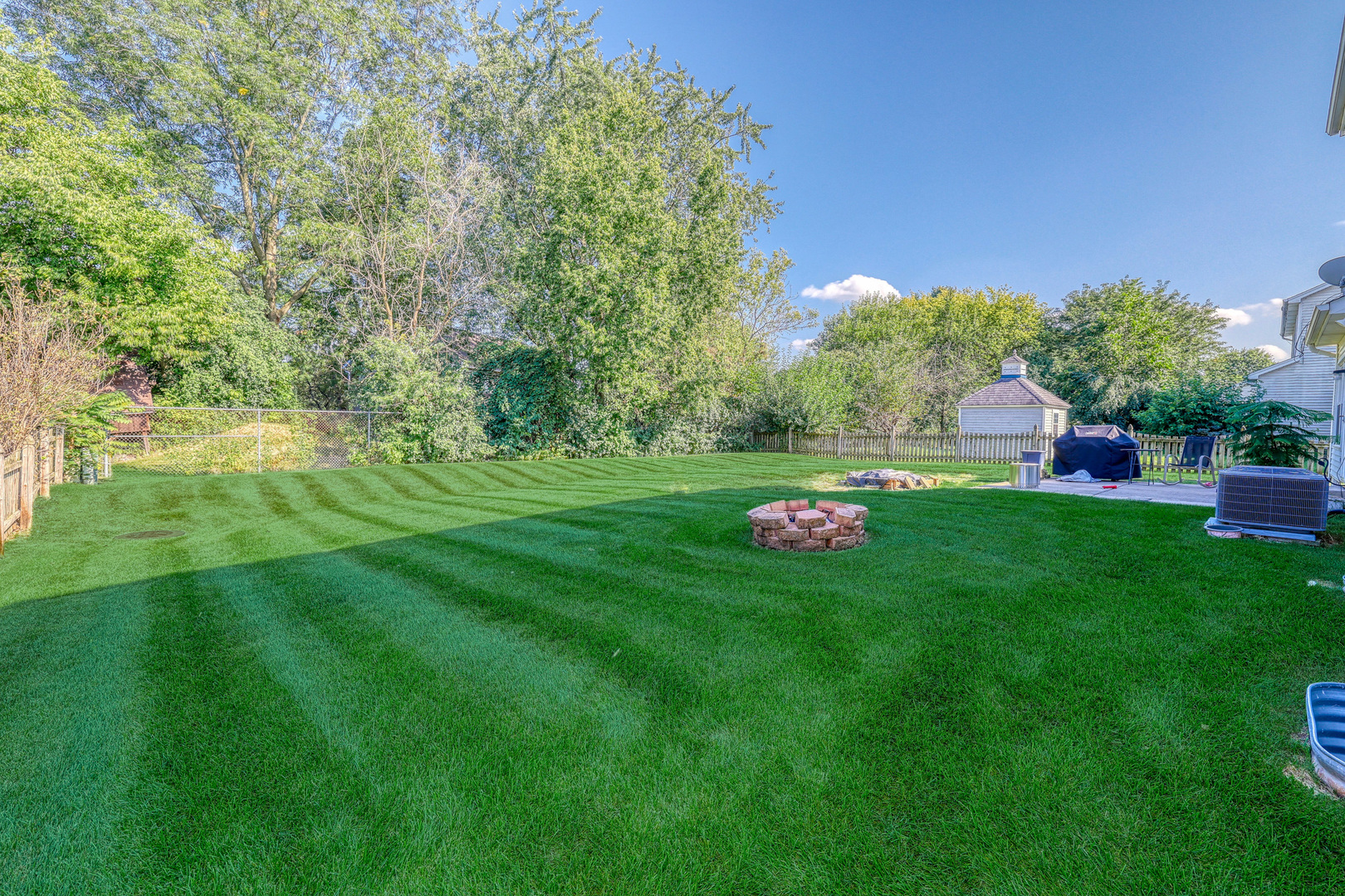 86 South Hankes Road Aurora, IL 60506 - Photo 2 of 28 Gallery Image 2