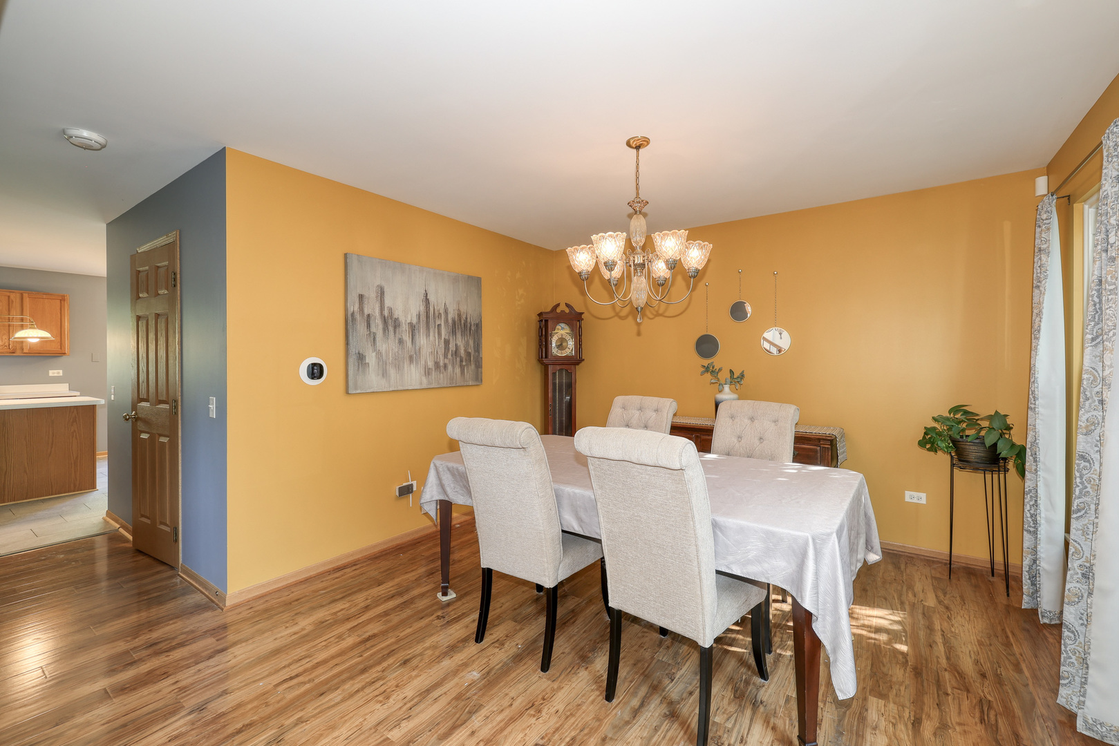86 South Hankes Road Aurora, IL 60506 - Photo 5 of 28 Gallery Image 5