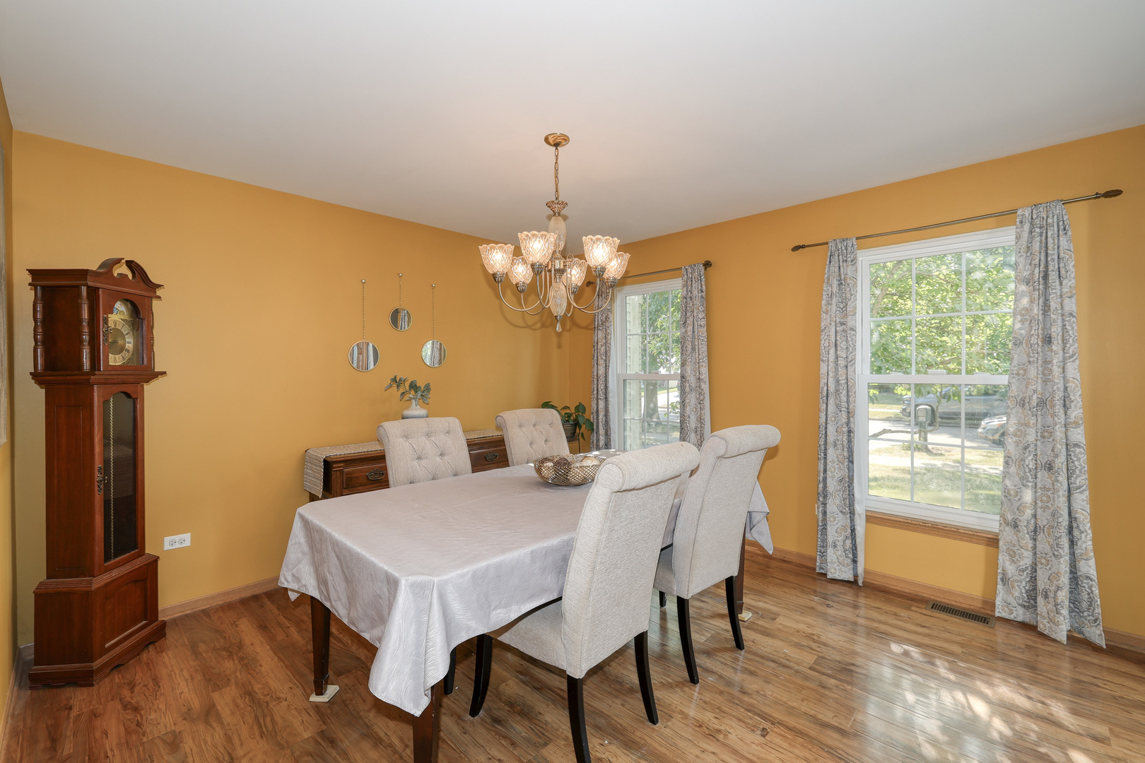86 South Hankes Road Aurora, IL 60506 - Photo 6 of 28 Gallery Image 6