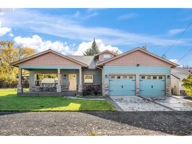 $695,000 | 818 Sierra Vista Drive, Newberg, OR 97132