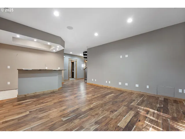 $695,000 | 818 Sierra Vista Drive, Newberg, OR 97132