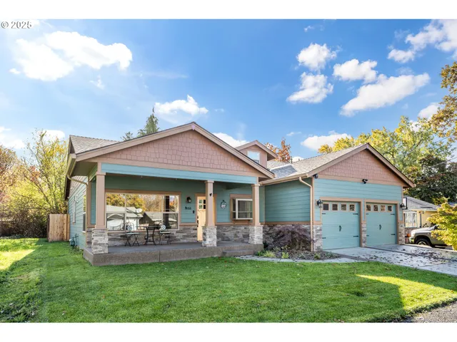 $695,000 | 818 Sierra Vista Drive, Newberg, OR 97132