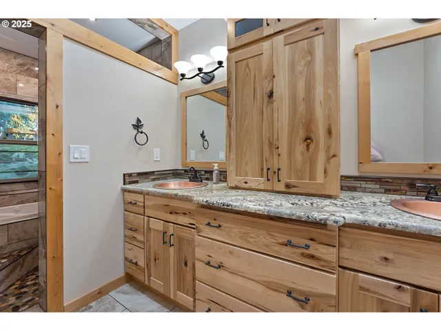 $695,000 | 818 Sierra Vista Drive, Newberg, OR 97132