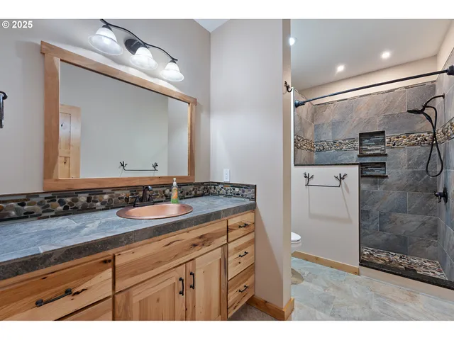 $695,000 | 818 Sierra Vista Drive, Newberg, OR 97132