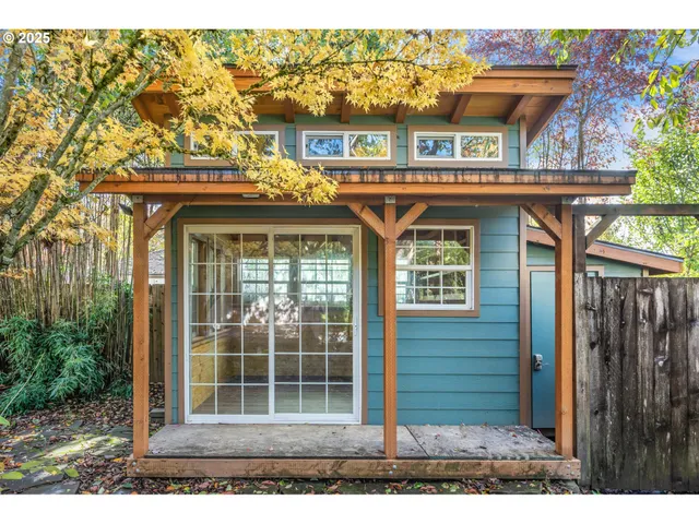 $695,000 | 818 Sierra Vista Drive, Newberg, OR 97132