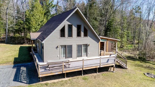 $429,000 | 106 Howards Lane, Lake Pleasant, NY 12108