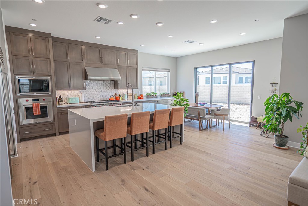 27871 Screenplay Place Valencia, CA 91381 - Photo 12 of 66