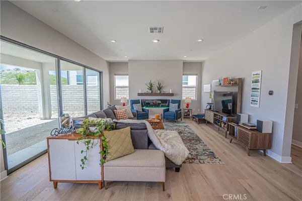 $1,595,000 | 27871 Screenplay Place, Valencia, CA 91381