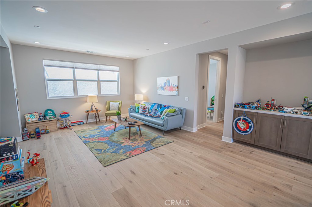 27871 Screenplay Place Valencia, CA 91381 - Photo 32 of 66