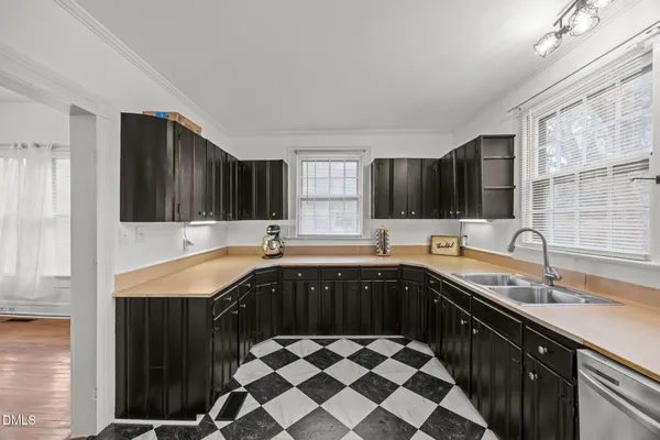 $250,000 | 230 Chavasse Avenue, Henderson, NC 27536