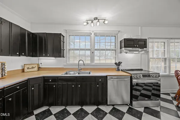 $250,000 | 230 Chavasse Avenue, Henderson, NC 27536