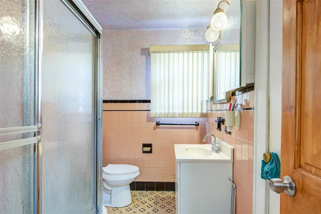 $889,000 | 89-91 215th Place | Queens Village