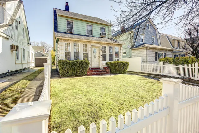 $889,000 | 89-91 215th Place | Queens Village