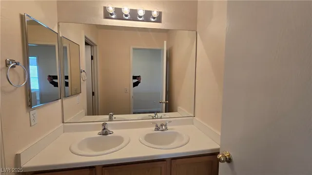 $1,950 | 2525 Rainbow Cactus Court, Las Vegas, NV 89106