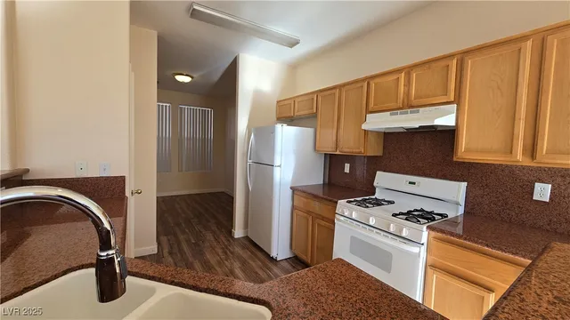 $1,950 | 2525 Rainbow Cactus Court, Las Vegas, NV 89106