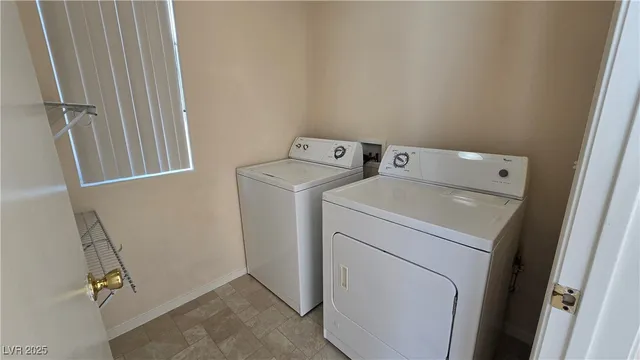 $1,950 | 2525 Rainbow Cactus Court, Las Vegas, NV 89106