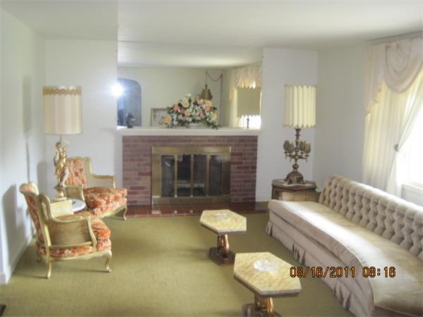 16 Winneconnett Road Worcester, MA 01605 - Photo 2 of 8 Gallery Image 2
