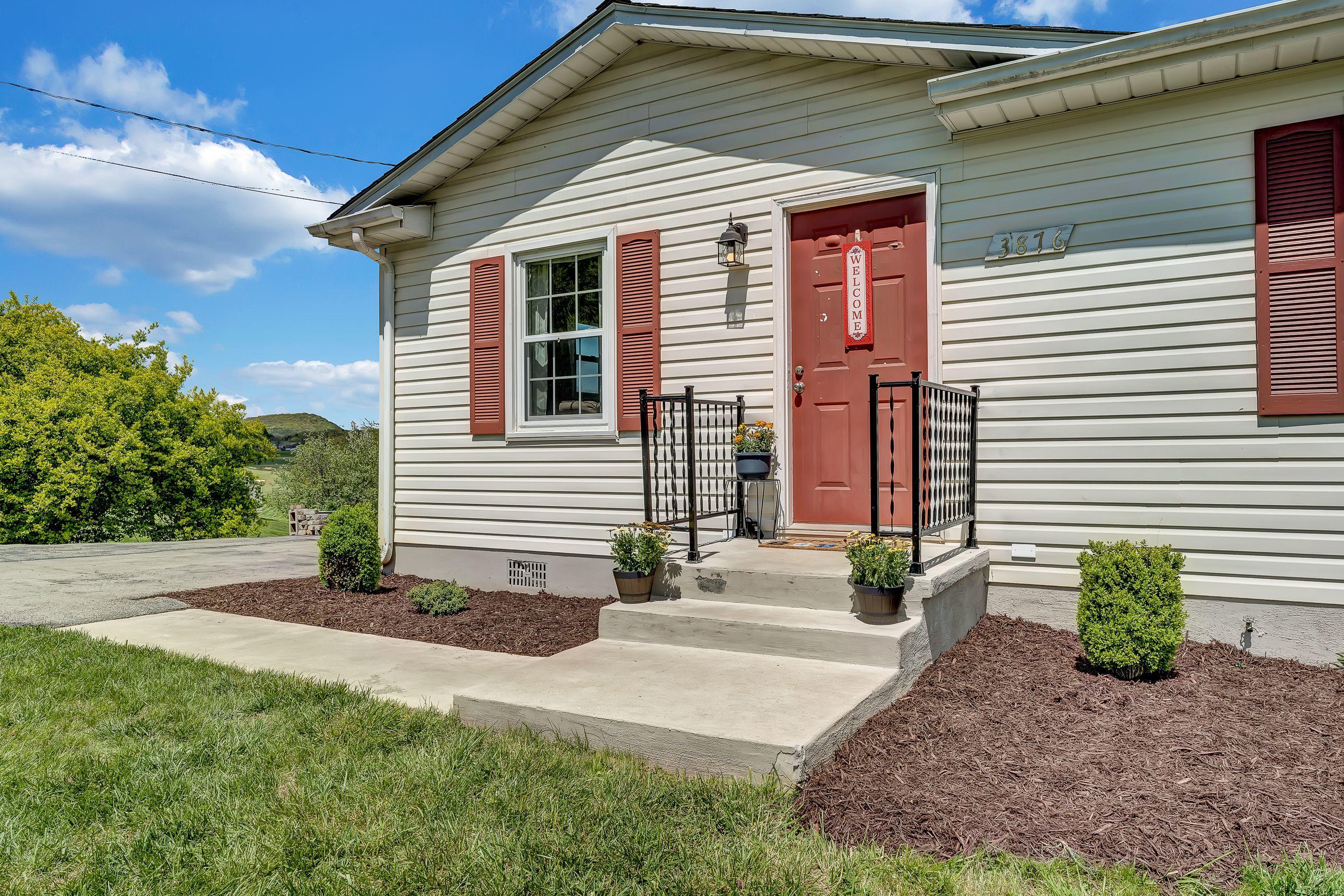 3876 Pitzer Road Roanoke, VA 24014 - Photo 3 of 25 z5TQIGKU