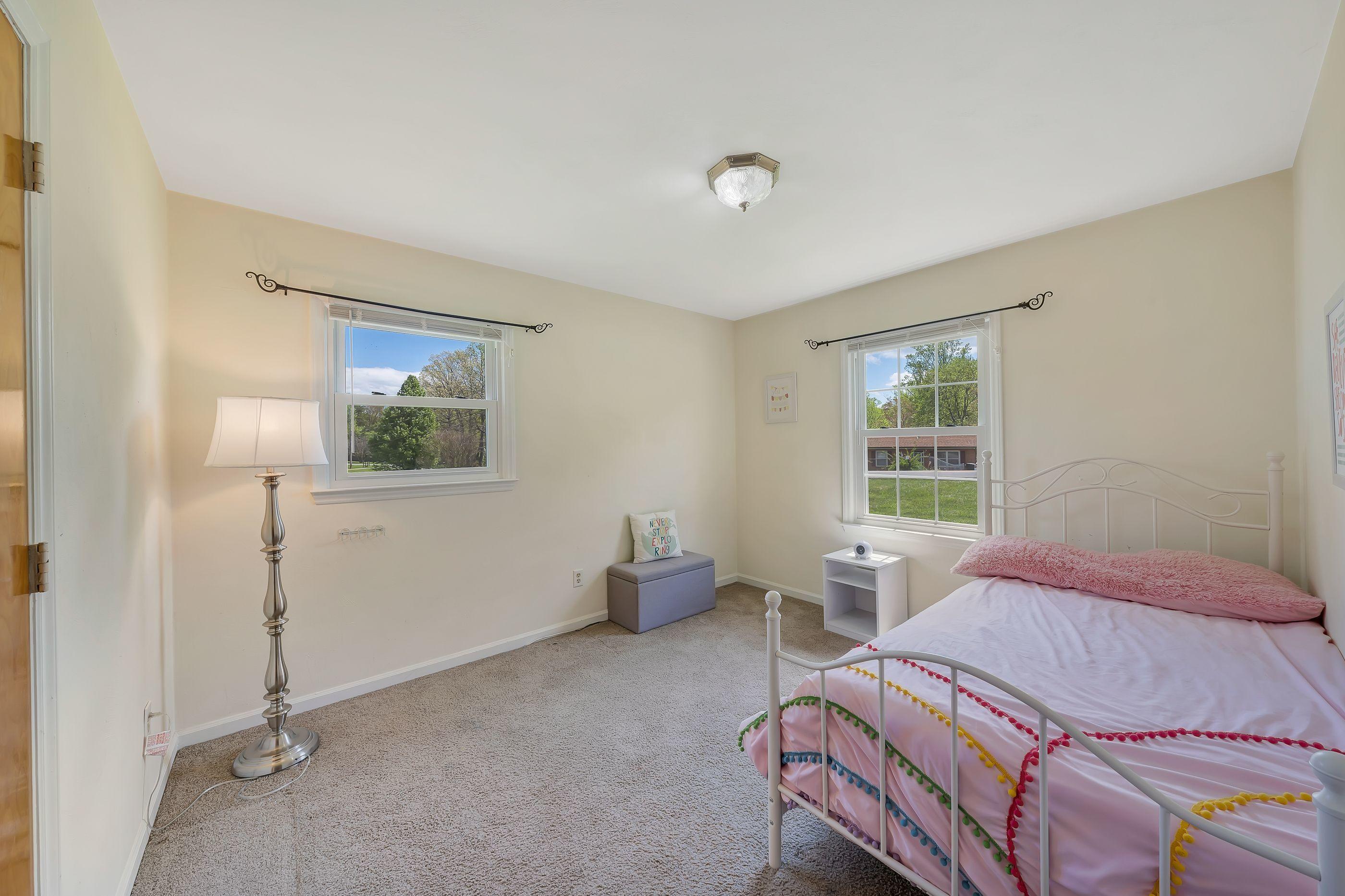 3876 Pitzer Road Roanoke, VA 24014 - Photo 22 of 25 QxlaPgNA