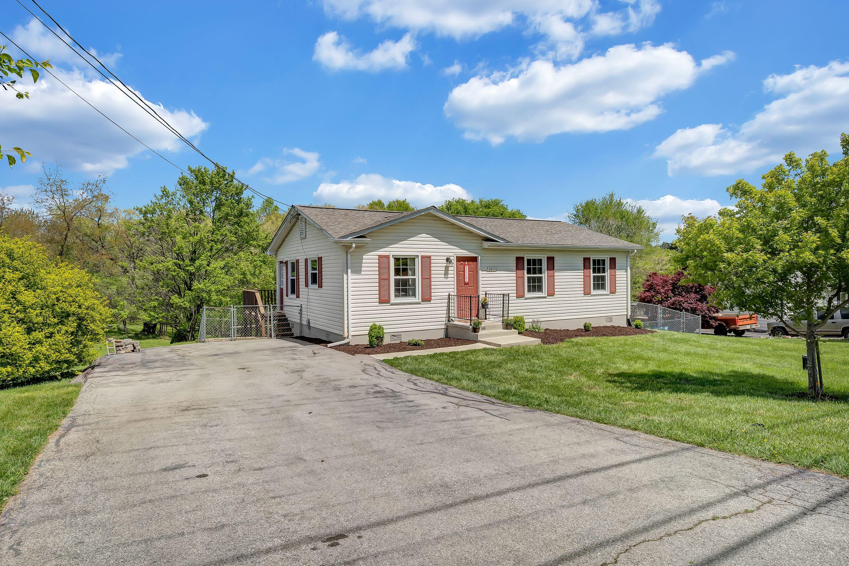 3876 Pitzer Road Roanoke, VA 24014 - Photo 7 of 25 Vf41yBpw