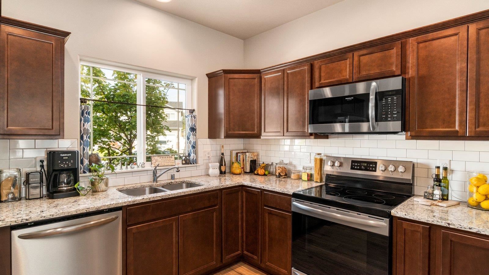 906 East Paske Road Colbert, WA 99005 - Photo 9 of 33