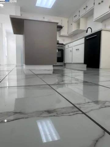 a view of utility room