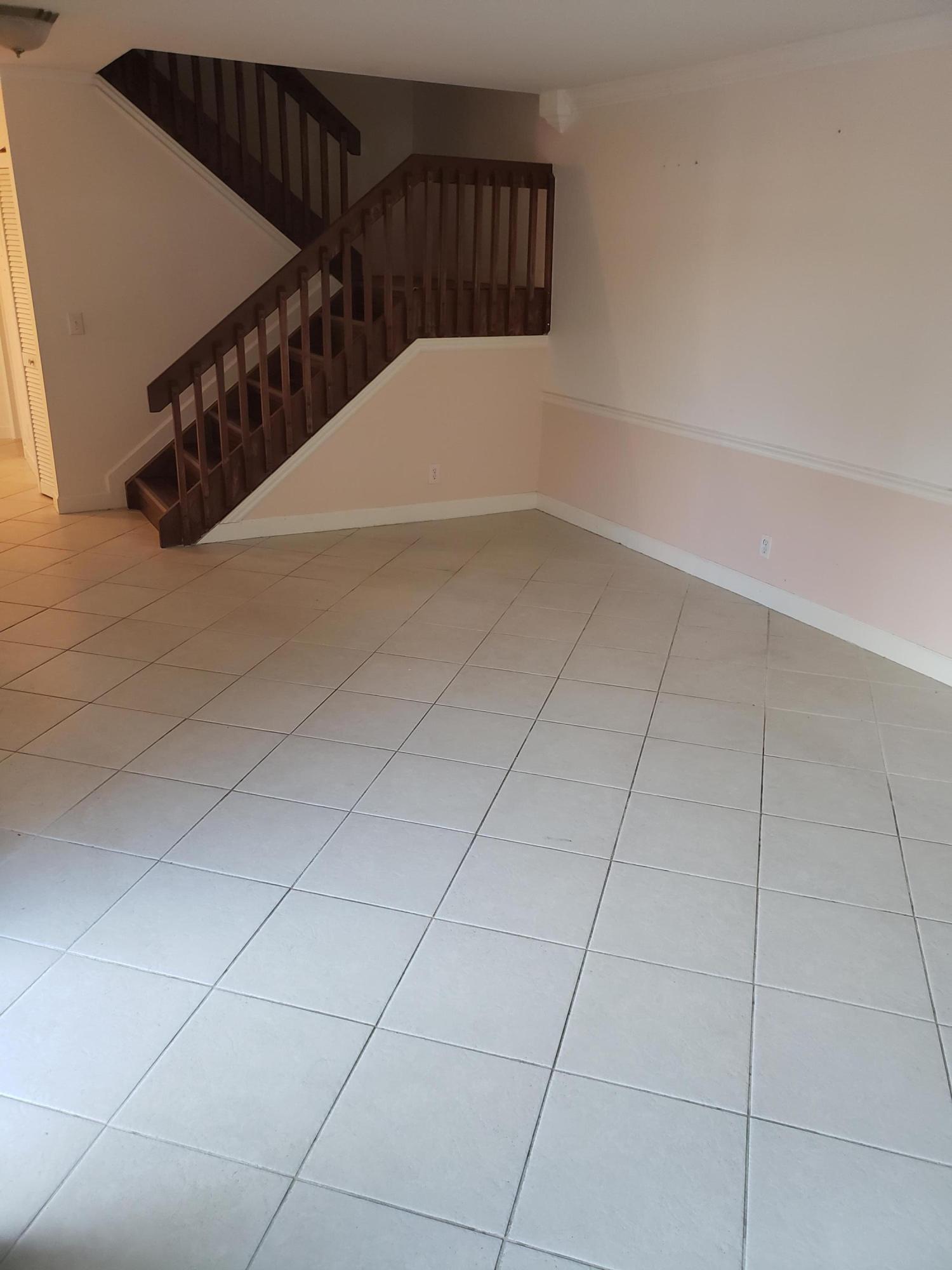 7494 Courtyard Run East Boca Raton, FL 33433 - Photo 3 of 11 Living Room