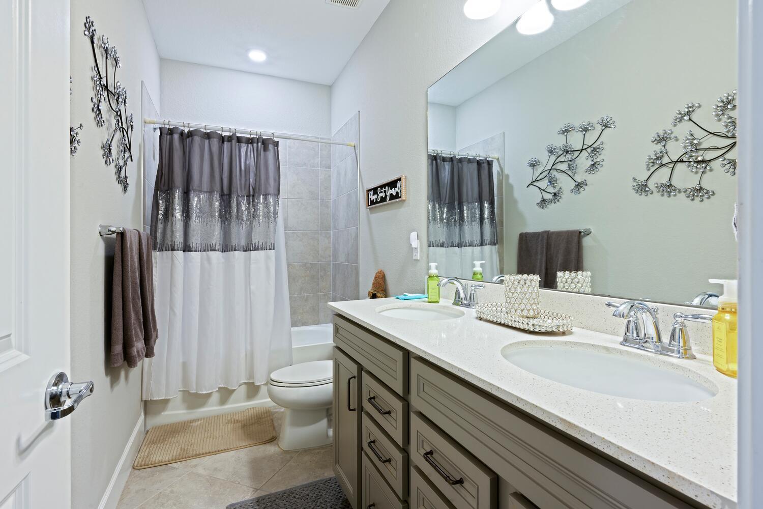 1832 Southeast Roxy Way Stuart, FL 34996 - Photo 18 of 22 Guest Bathroom
