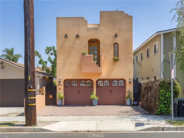 $749,947 | 3606 Chandler Boulevard, Burbank, CA 91505