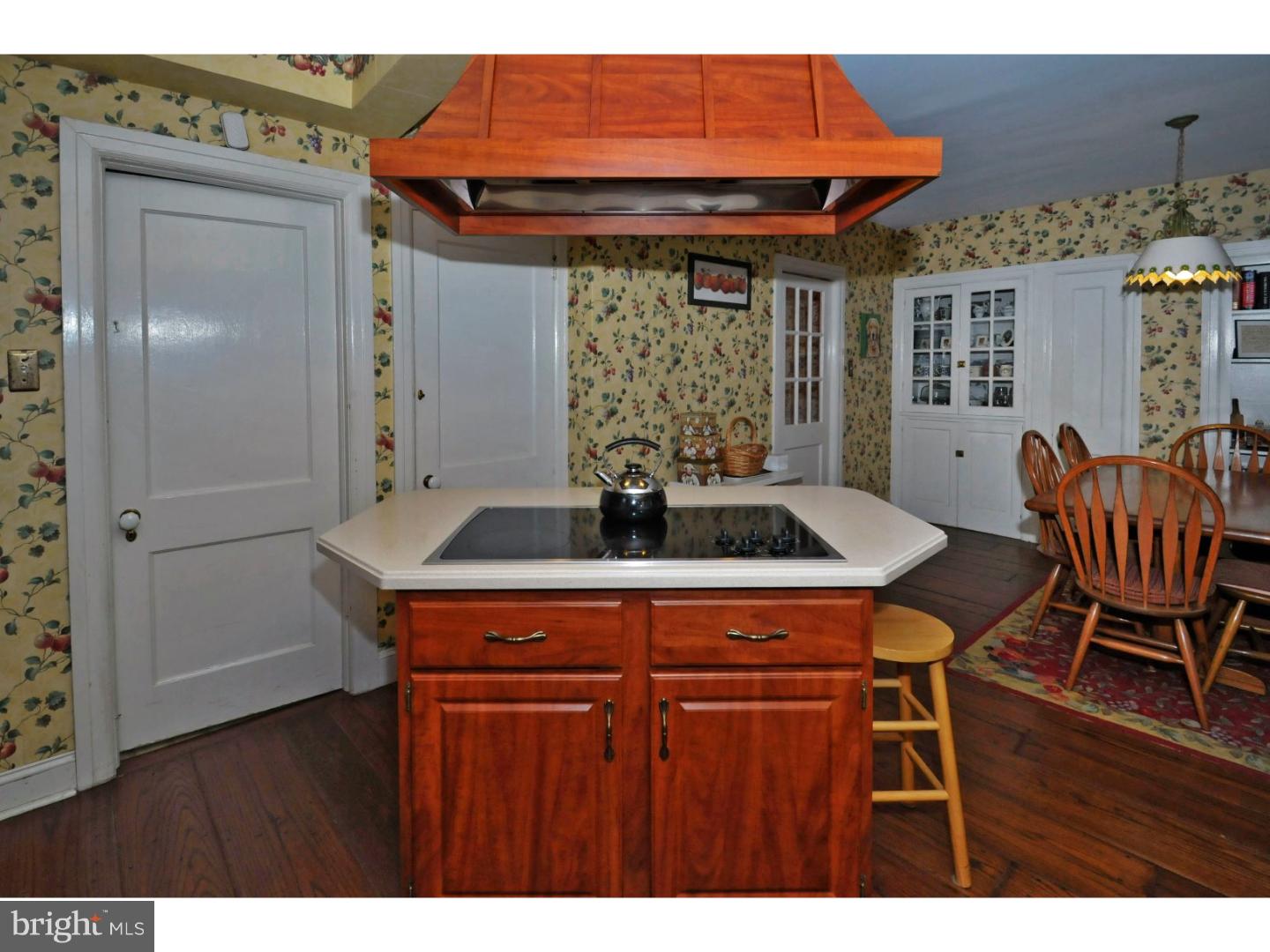 1052 Huntingdon Road Abington, PA 19001 - Photo 12 of 25 Kitchen