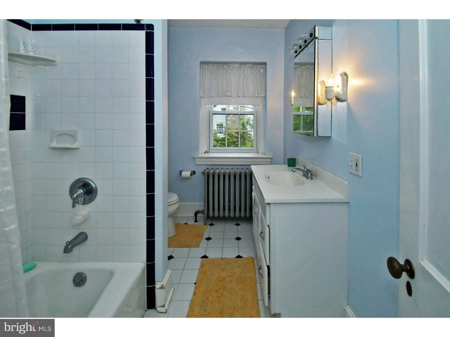 1052 Huntingdon Road Abington, PA 19001 - Photo 24 of 25 Bathroom