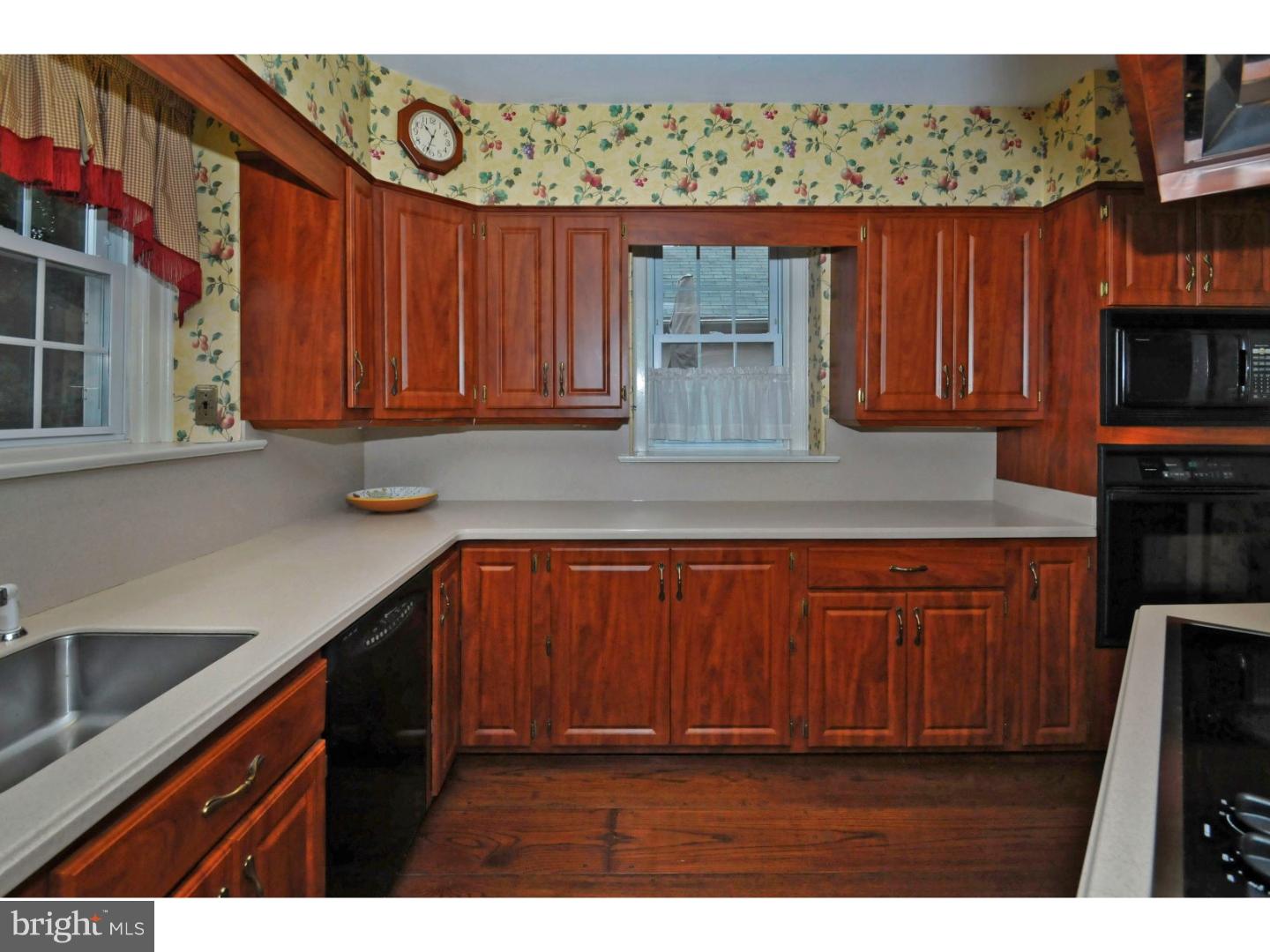 1052 Huntingdon Road Abington, PA 19001 - Photo 4 of 25 Kitchen