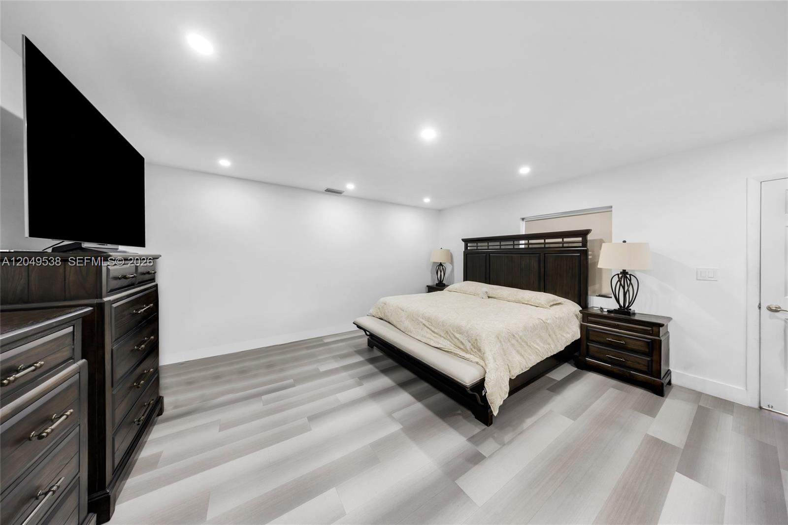 490 West 33rd Place Hialeah, FL 33012 - Photo 15 of 25