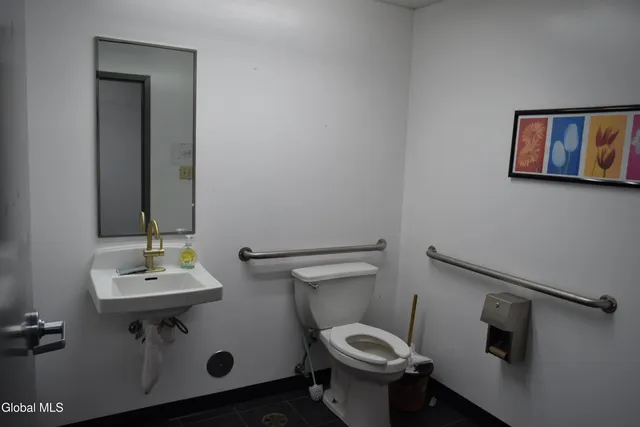 $4,600 | 1995 Central Avenue, Unit 1, Colonie, NY 12205