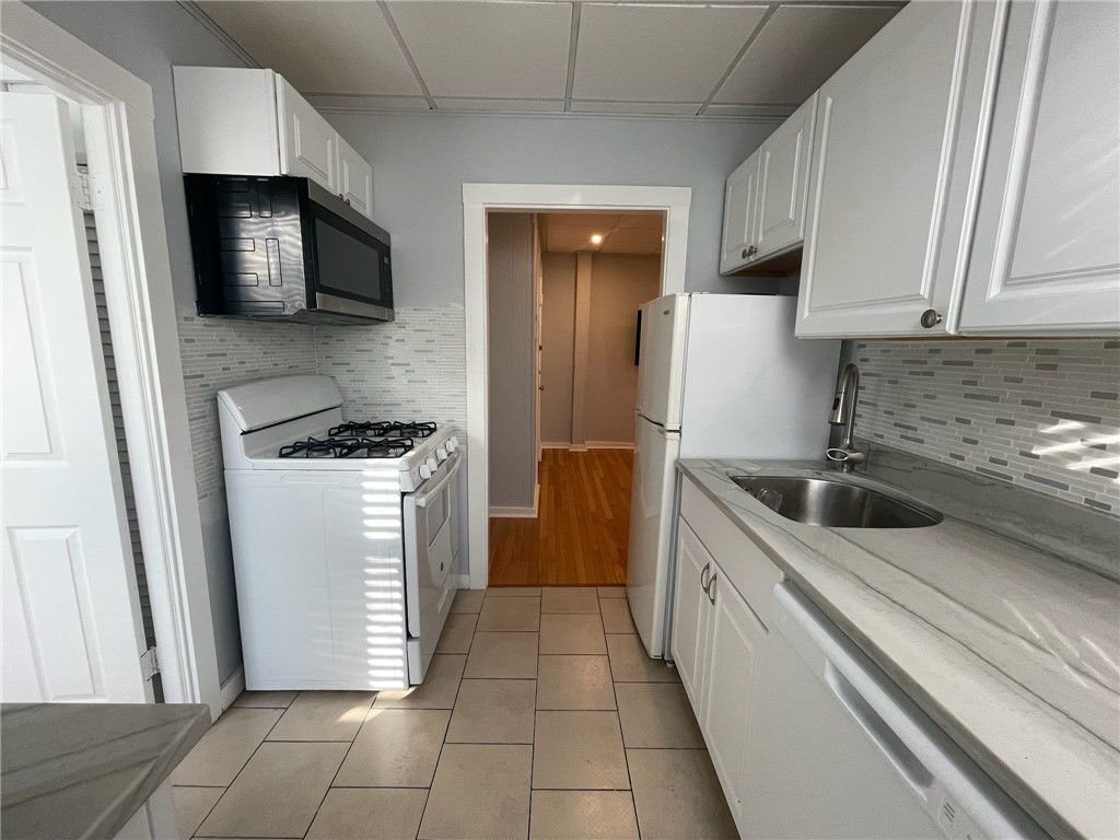 38 Freebody Street, Unit 207 Newport, RI 02840 - Photo 2 of 22